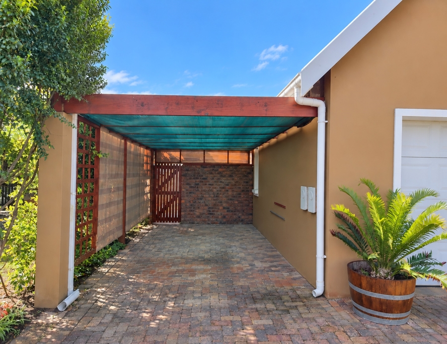 3 Bedroom Property for Sale in The Island Western Cape